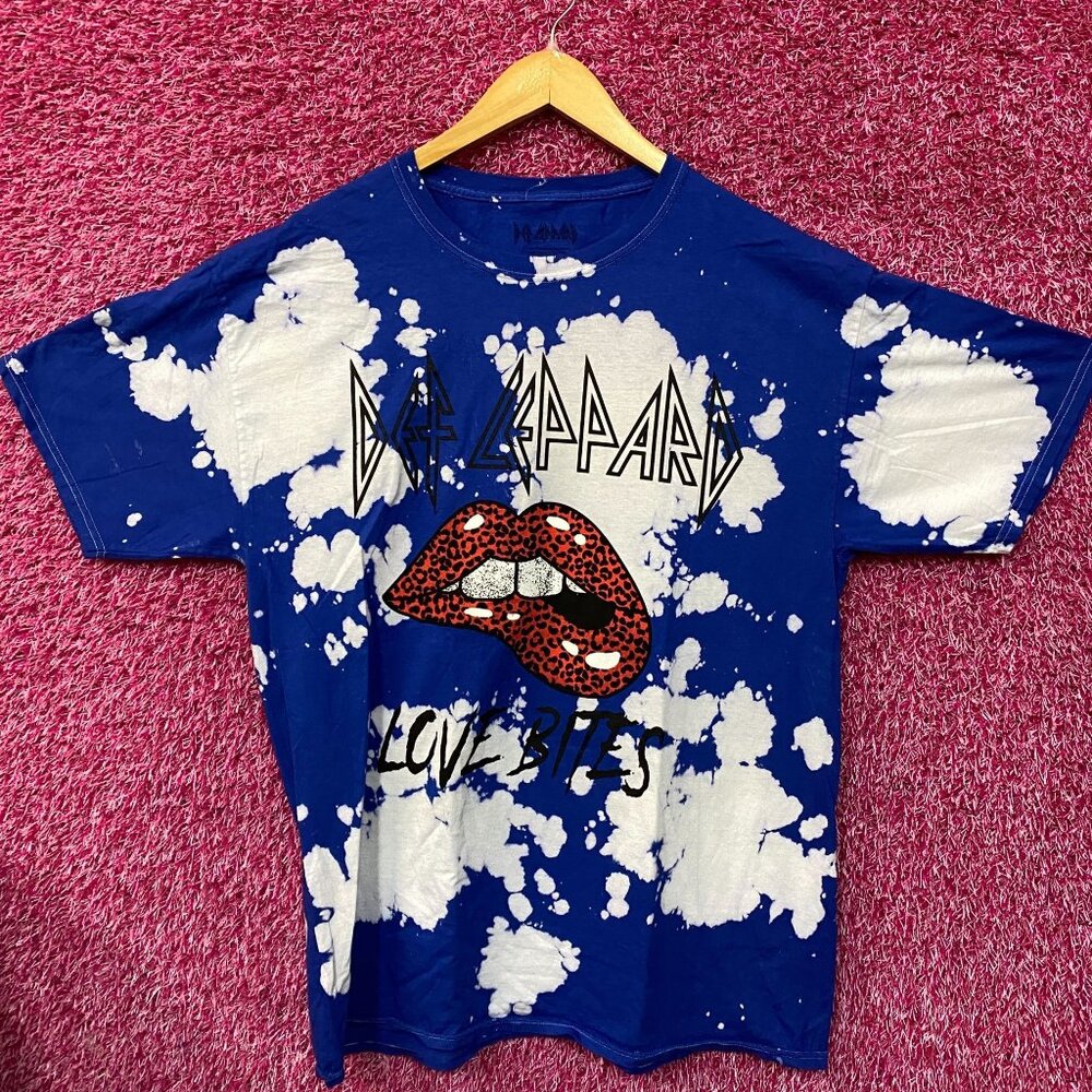 Def Leppard Love Bites Hysteria Graphic Tie Dye T-Shirt Medium